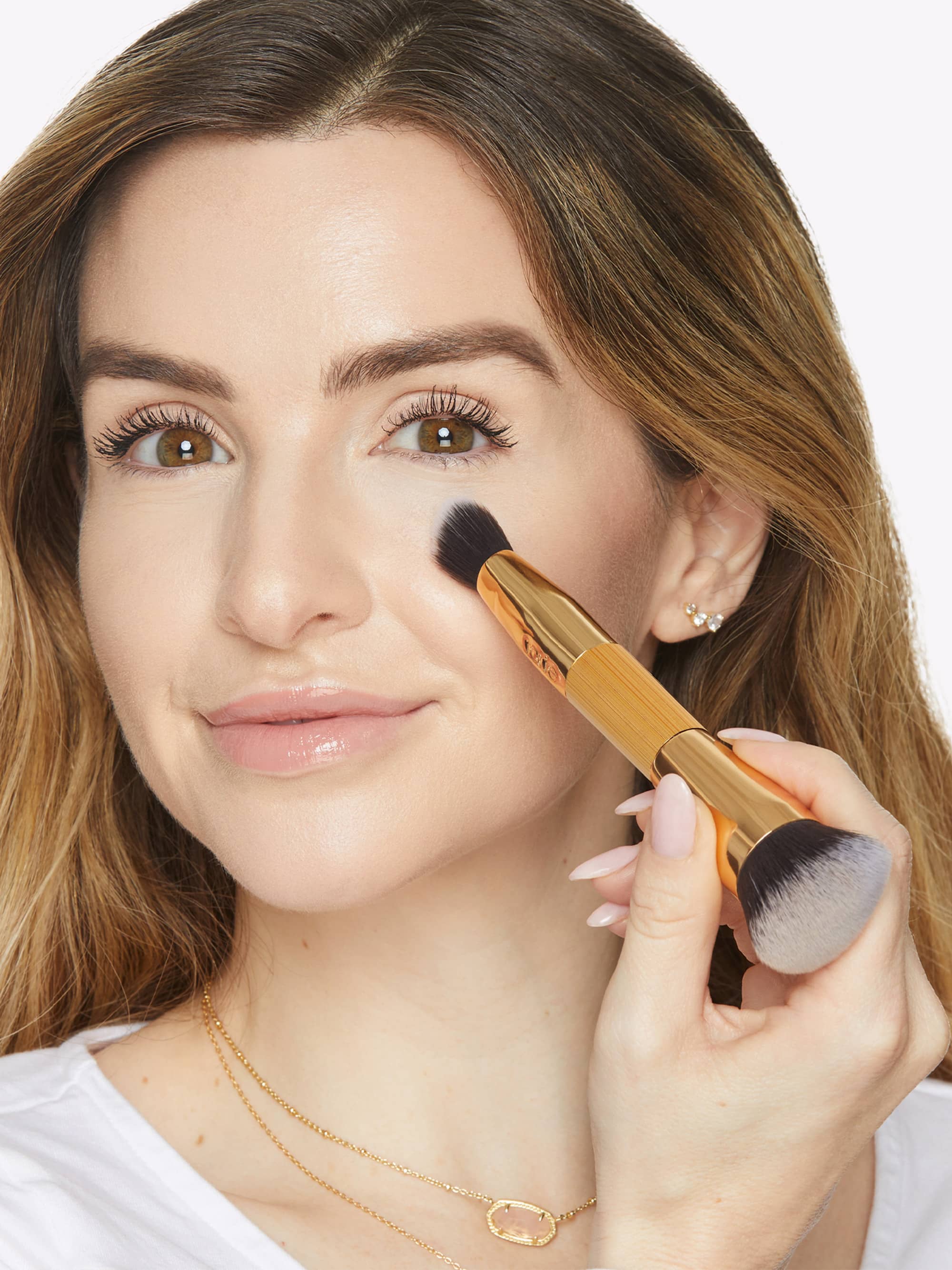 shape tape™ double-ended complexion brush - Image 4