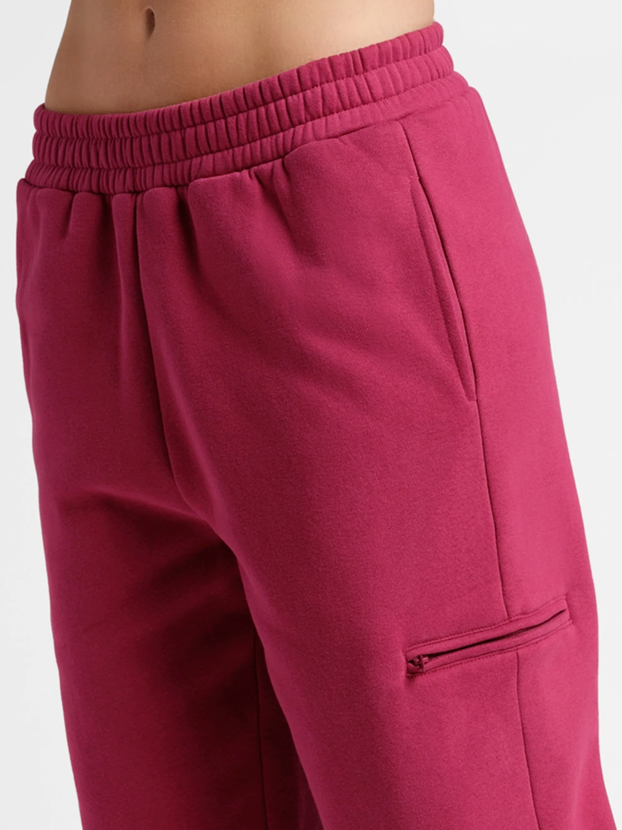 tarte x Comfrt airplane mode travel sweatpants - Image 17