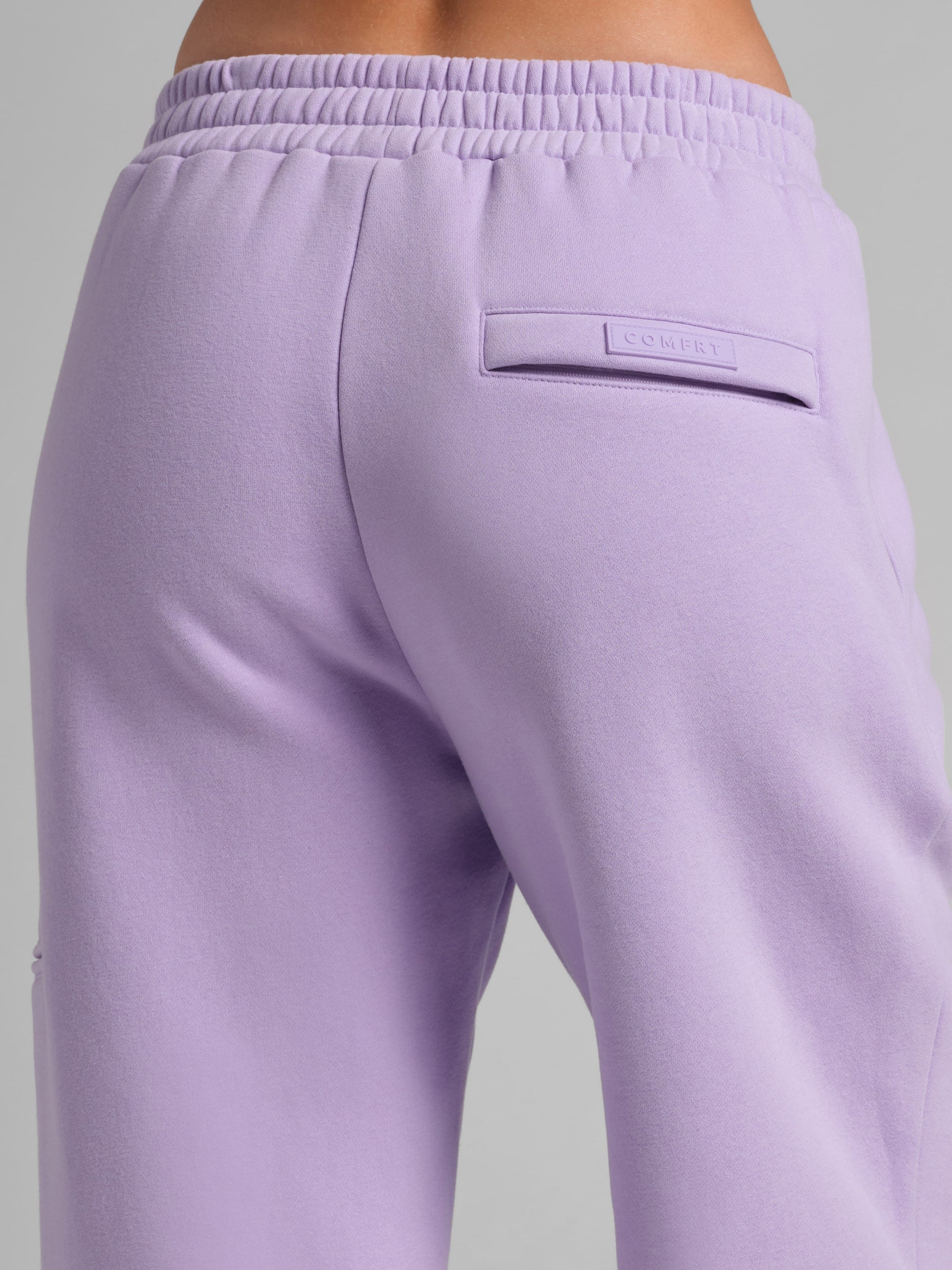 tarte x Comfrt airplane mode travel sweatpants - Image 26